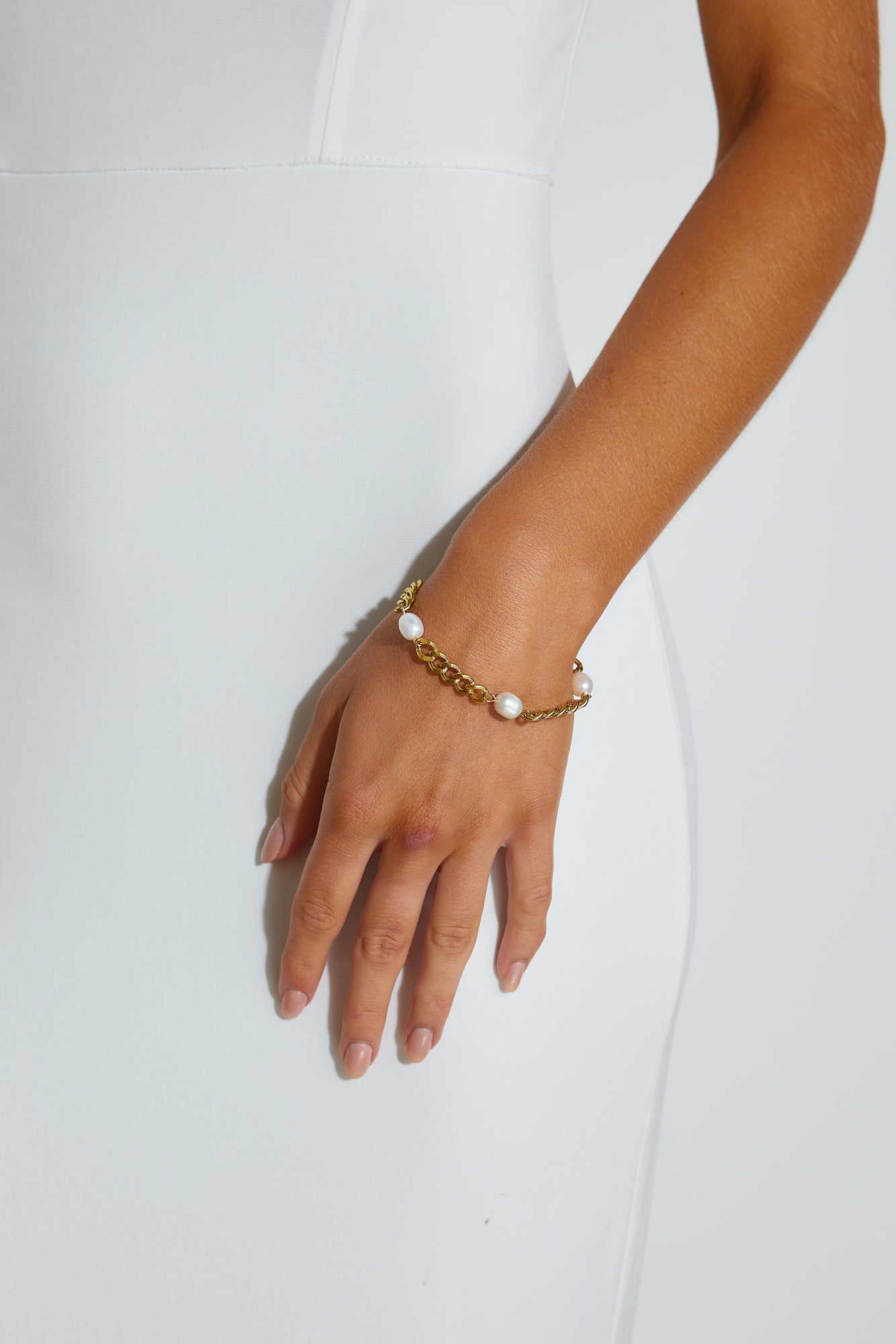 18k Gold Plated Euphoria Bracelet Gold Venuries